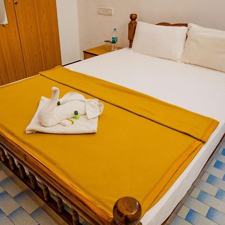 Maison Blanche Near Rock Beach Hotell Pondicherry Exteriör bild