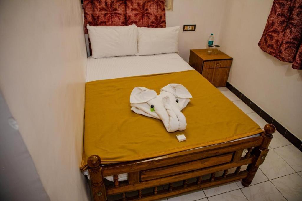 Maison Blanche Near Rock Beach Hotell Pondicherry Exteriör bild
