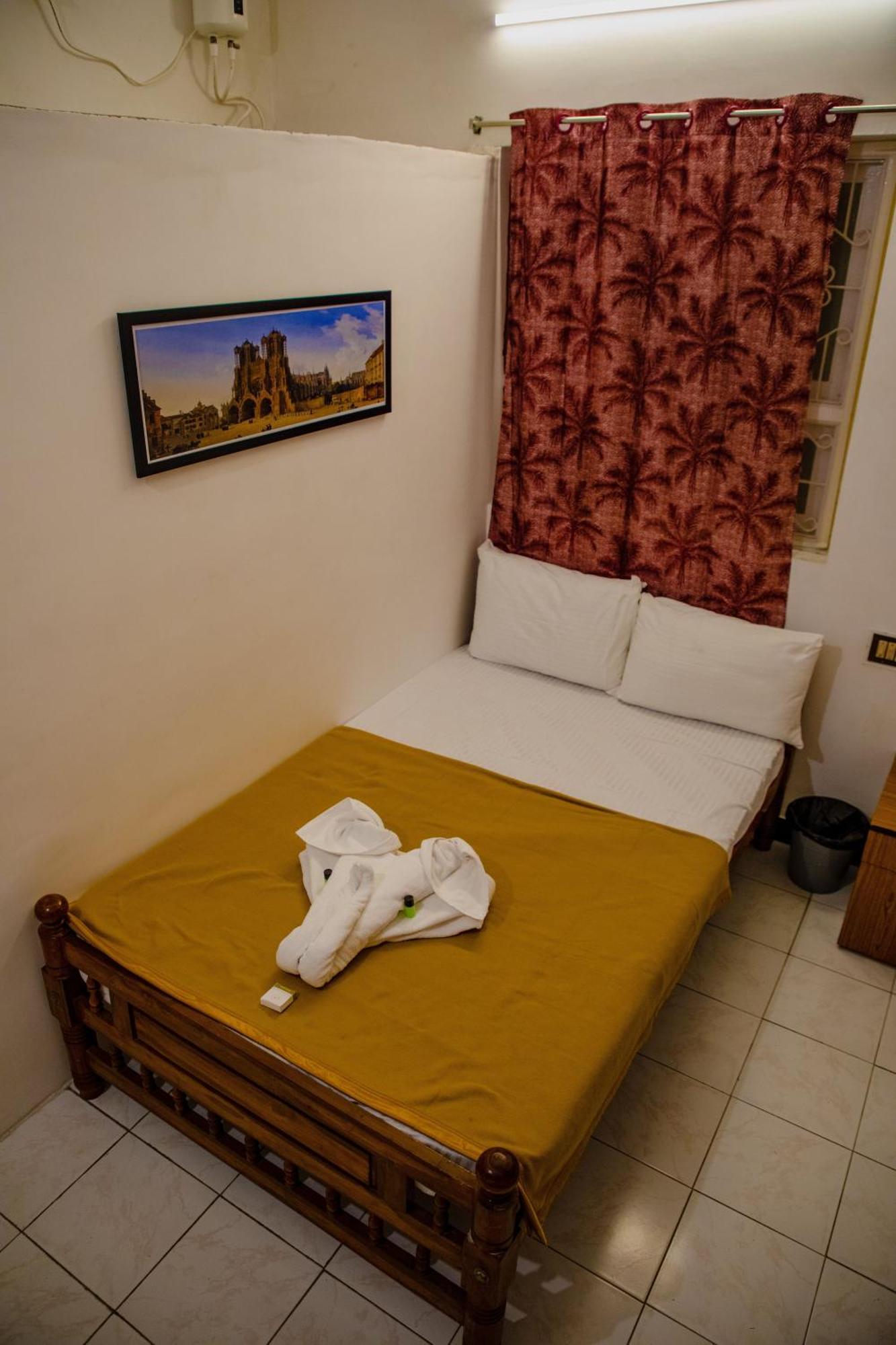 Maison Blanche Near Rock Beach Hotell Pondicherry Exteriör bild