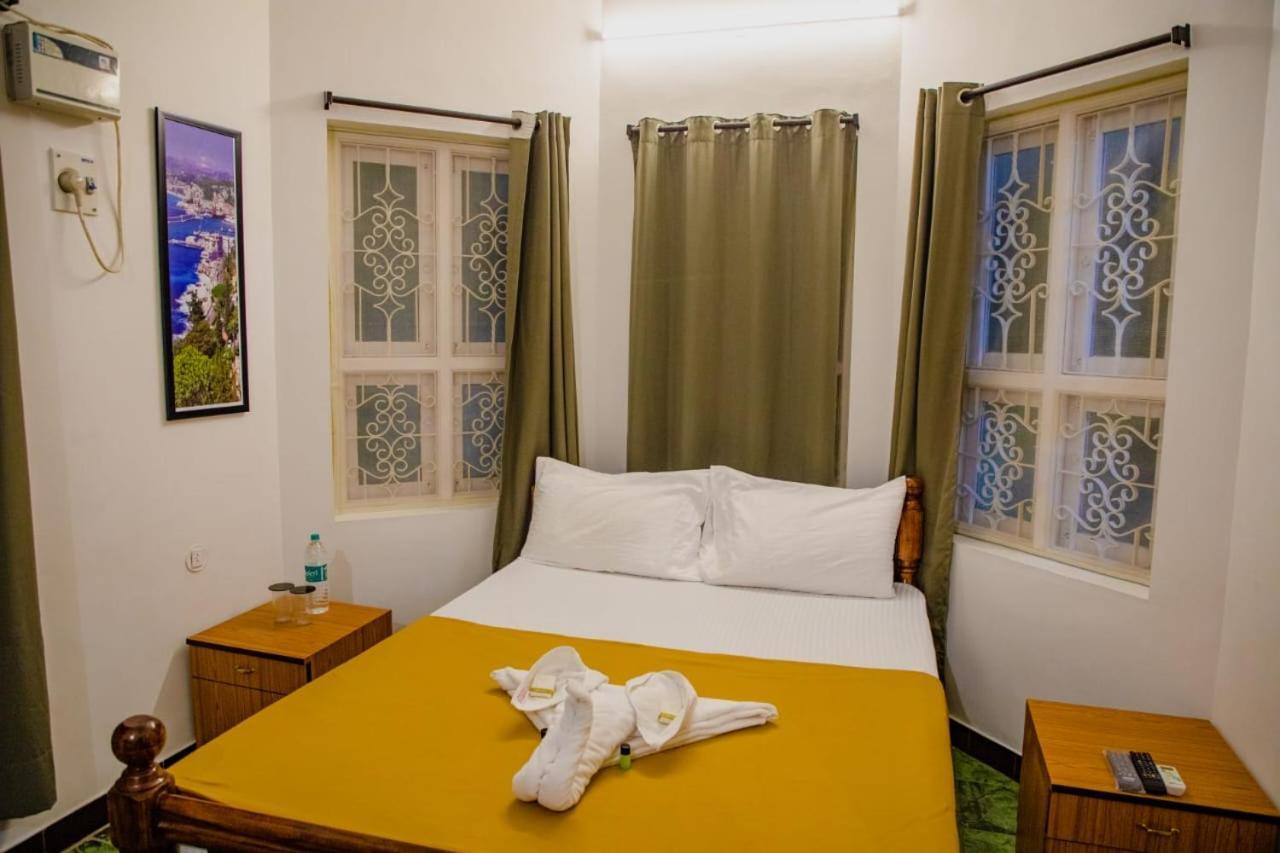 Maison Blanche Near Rock Beach Hotell Pondicherry Exteriör bild